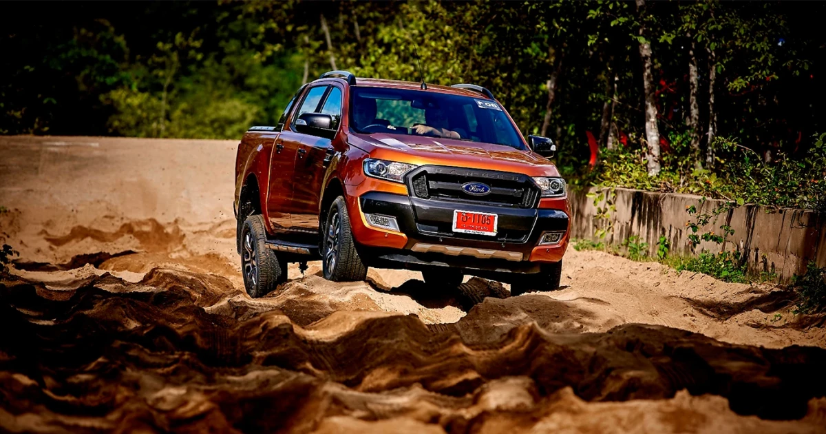 10 เคล็ดลับขับออฟโรดกับ Ford 10 เคล็ดลับขับออฟโรดกับ Ford