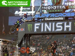 ทัพนักบิดสังกัด MONSTER ENERGY YAMAHA STAR RACING ฟอร์มหรูคว้าชัย AMA Supercross สนาม 3