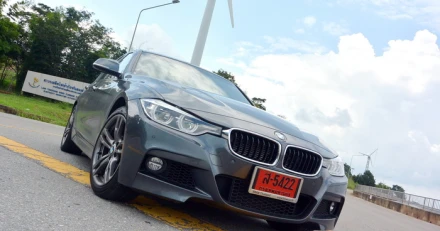 รีวิว BMW 330e M Sport รถพลังไฮบริด ปลั๊ก-อิน ชาร์จได้ ซิ่งดี