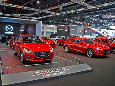 Mazda เผยโฉม MX-5 RF พร้อม CX-3 รุ่นปรับโฉมใหม่ ในงาน Motor Show 2017