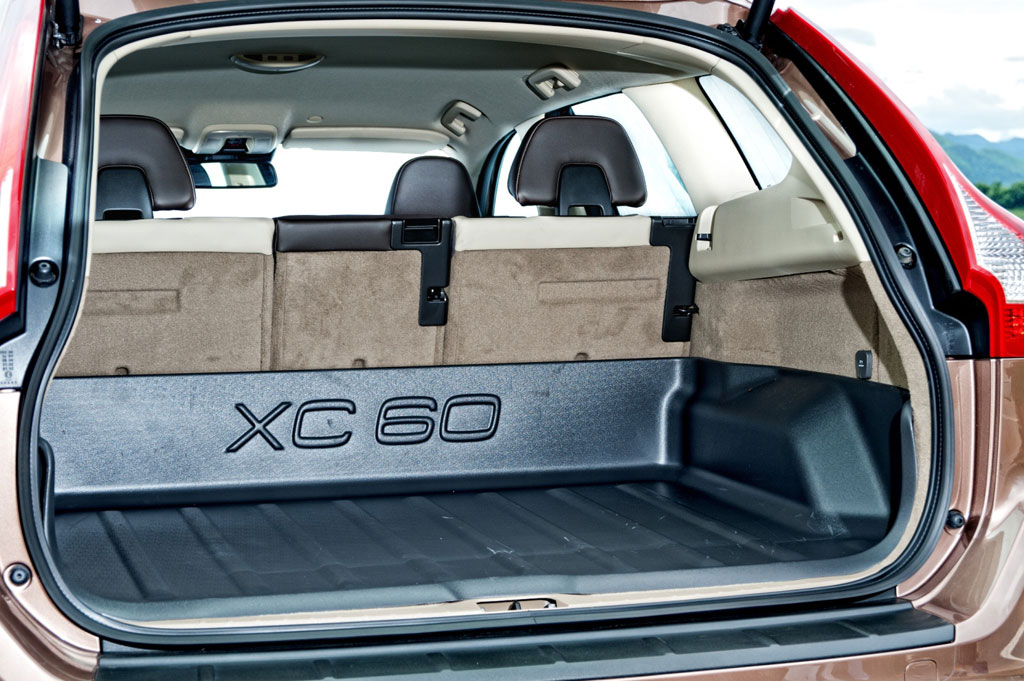 Volvo XC60 D4 6-Pack วอลโว่ เอ็กซ์ซี60 ปี 2013 : ภาพที่ 6