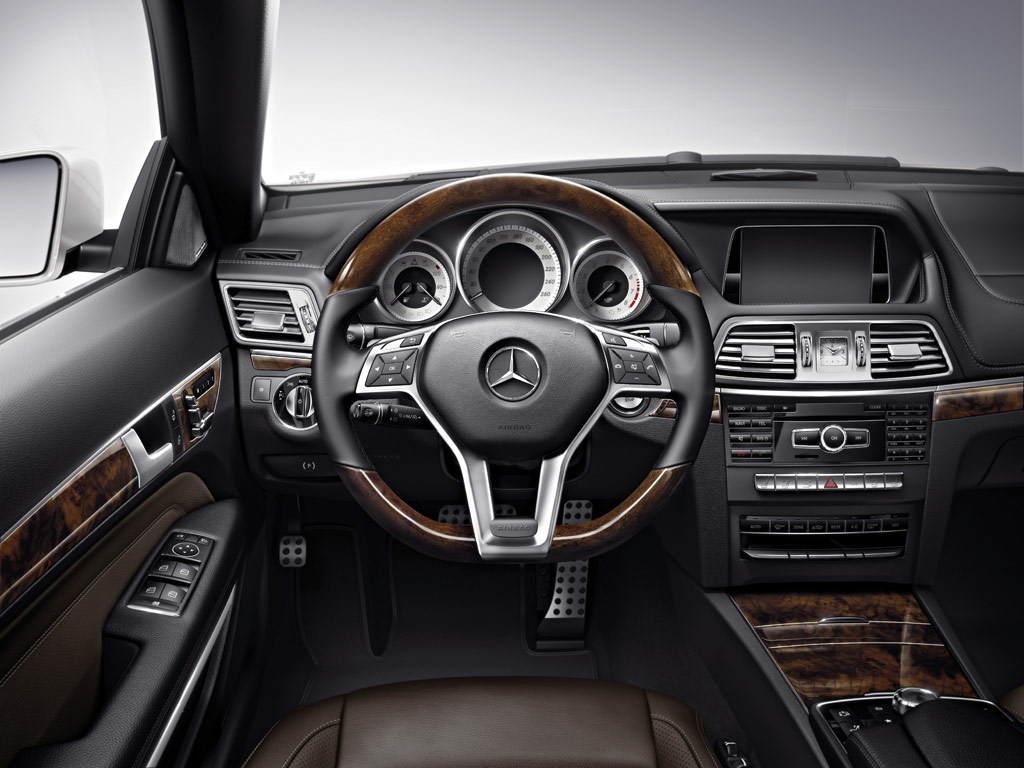 Mercedes-benz E-Class E 200 Cabriolet AMG Dynamic เมอร์เซเดส-เบนซ์ อี-คลาส ปี 2013 : ภาพที่ 11