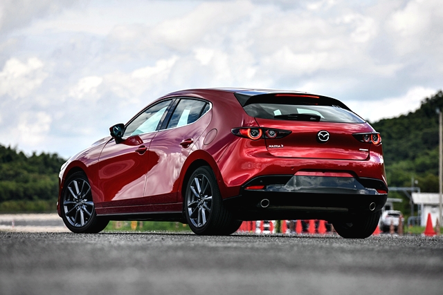 Mazda 3 2.0 S FASTBACK 2019 มาสด้า ปี 2019 : ภาพที่ 6