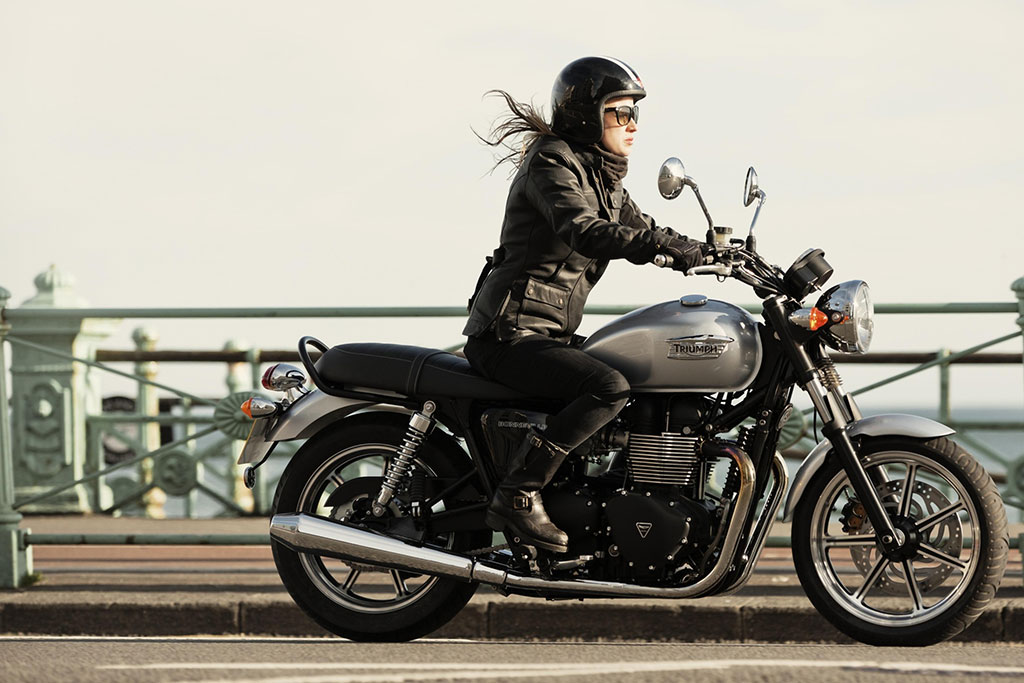 Triumph Bonneville Standard ไทรอัมพ์ บอนเนวิลล์ ปี 2015 : ภาพที่ 6