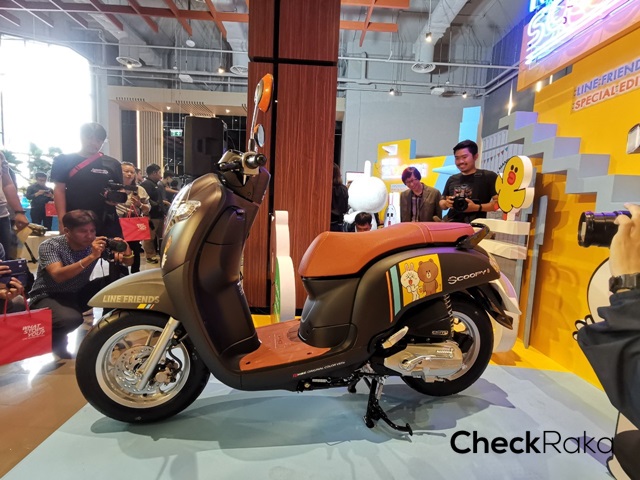 Honda Scoopy i LINE FRIENDS Special Edition ฮอนด้า สกู้ปปี้ไอ ปี 2019 : ภาพที่ 11