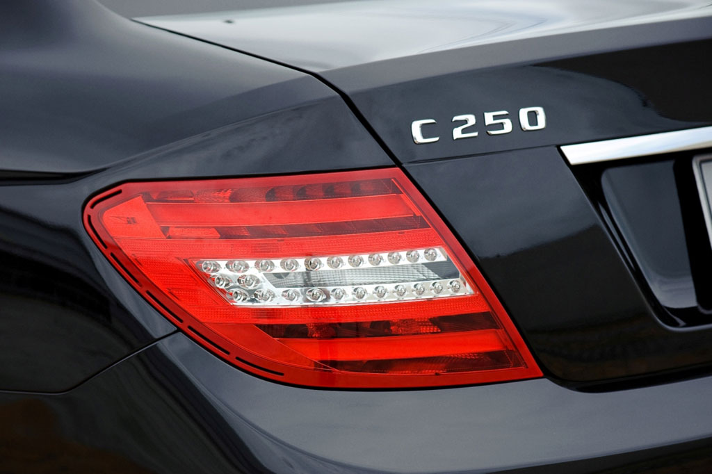 Mercedes-benz C-Class C250 BlueEFFICIENCY Coupe Edition 1 เมอร์เซเดส-เบนซ์ ซี-คลาส ปี 2011 : ภาพที่ 5