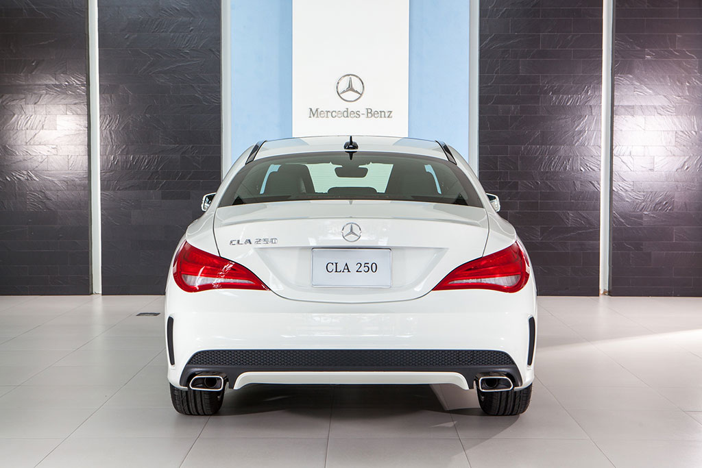 Mercedes-benz CLA-Class CLA 250 AMG Dynamic เมอร์เซเดส-เบนซ์ ปี 2015 : ภาพที่ 4