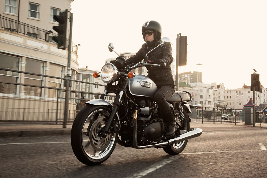 Triumph Bonneville Standard ไทรอัมพ์ บอนเนวิลล์ ปี 2015 : ภาพที่ 4