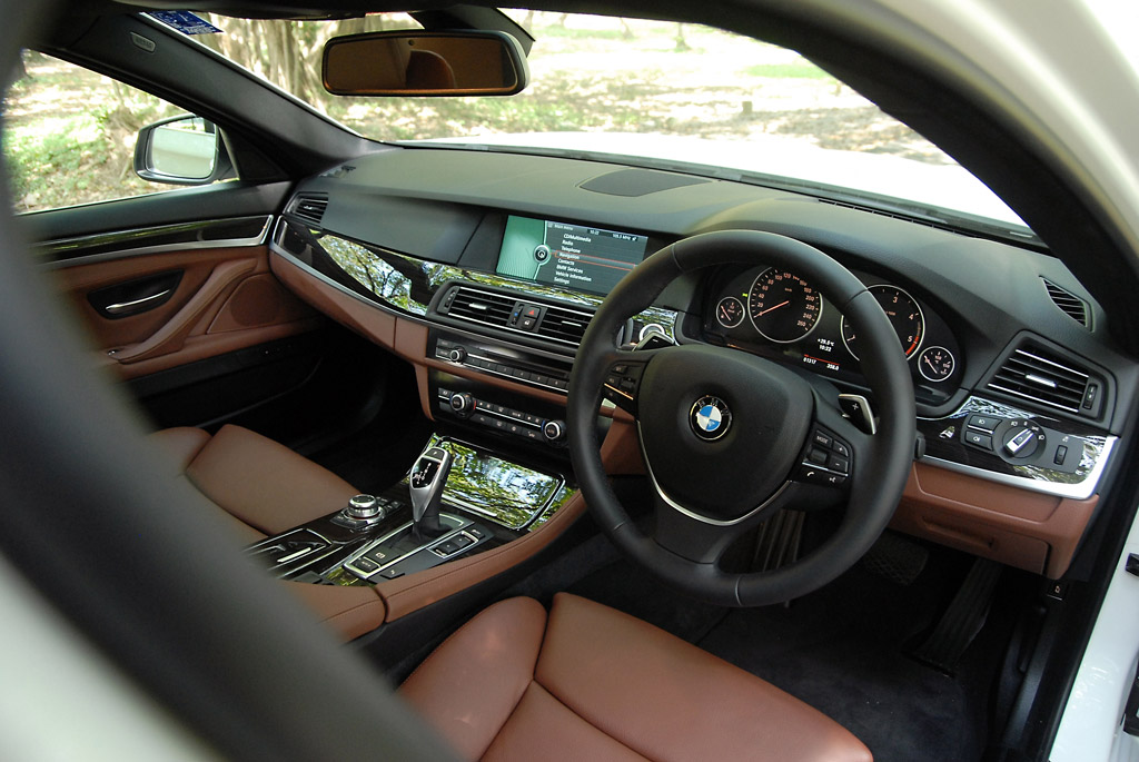 BMW Series 5 525d บีเอ็มดับเบิลยู ซีรีส์5 ปี 2010 : ภาพที่ 6